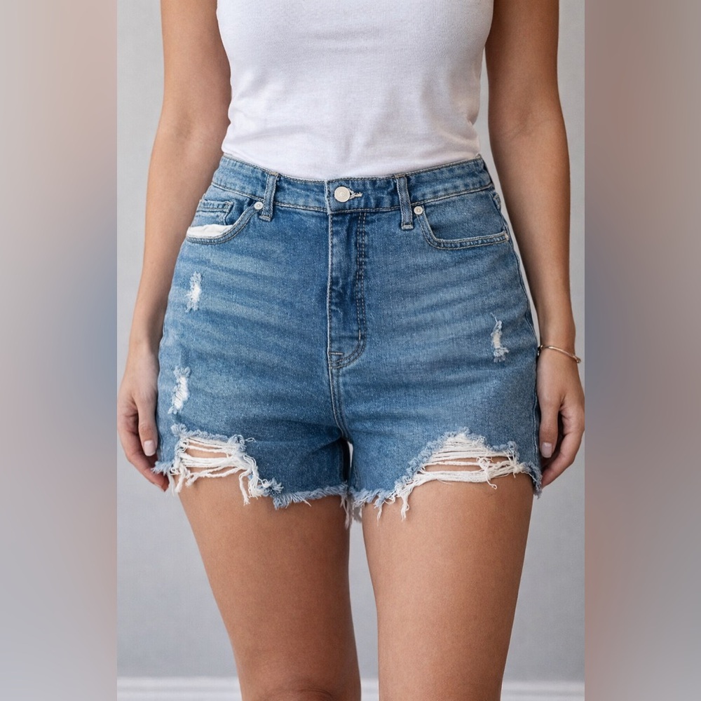Sofia Jeans by Sofia Vergara Lila Distressed Denim Cutoff Shorts Size 16